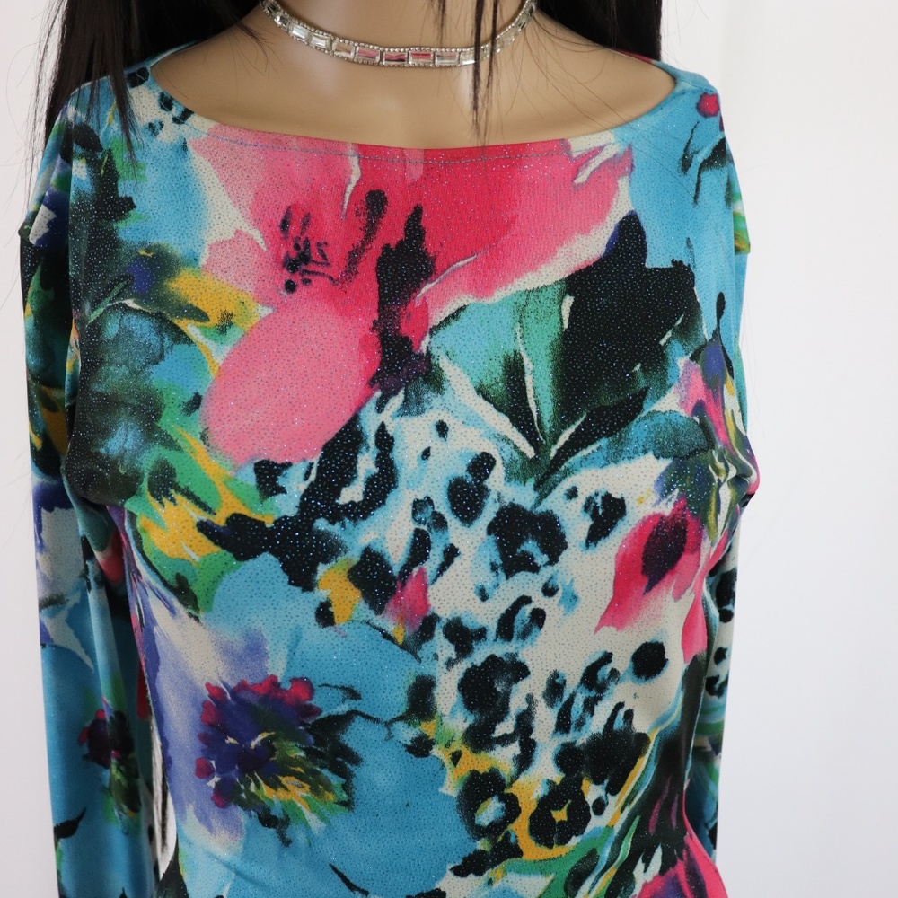 Custom floral backless dress - Picture 4 of 7